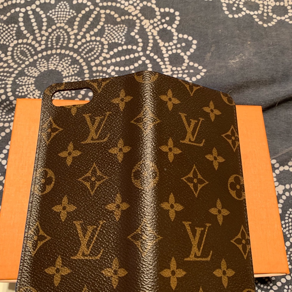 iPhone 7 Plus folio case. 100% authentic.